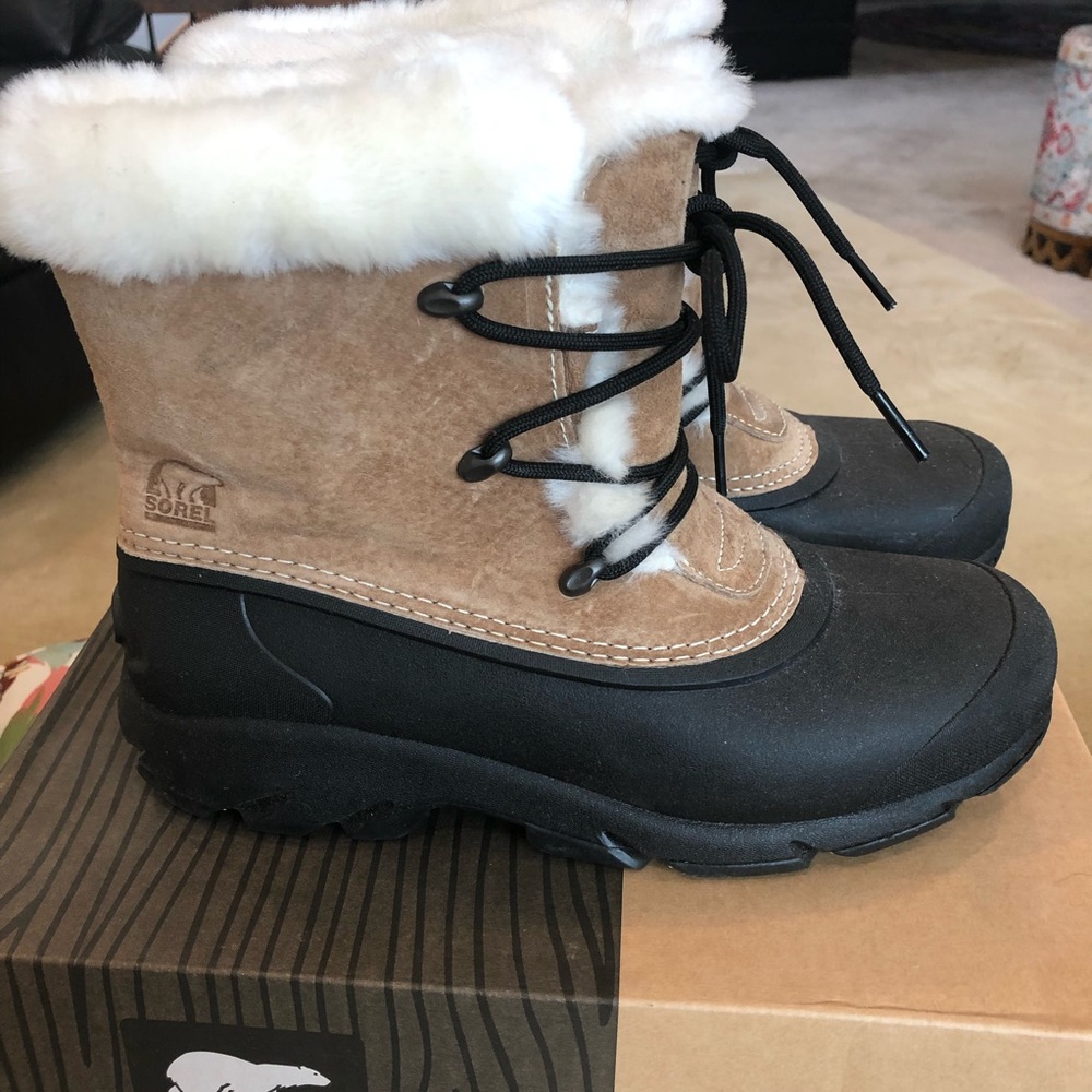 Sorel “Snow Angel” Boots - size 8